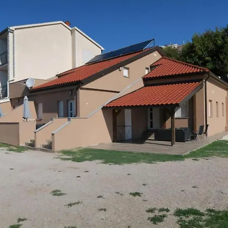 Apartment Familienwohnung 2 Baska (Krk)